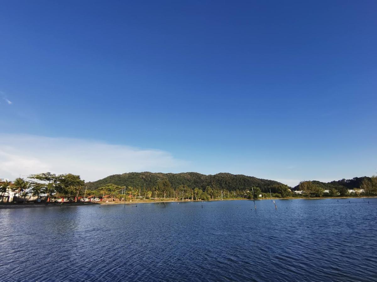 Peaceful 1-Bedroom Unit At Marina Island By Jomy Homestay Lumut Luaran gambar